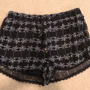 Super cute flowy shorts. Never worn!!